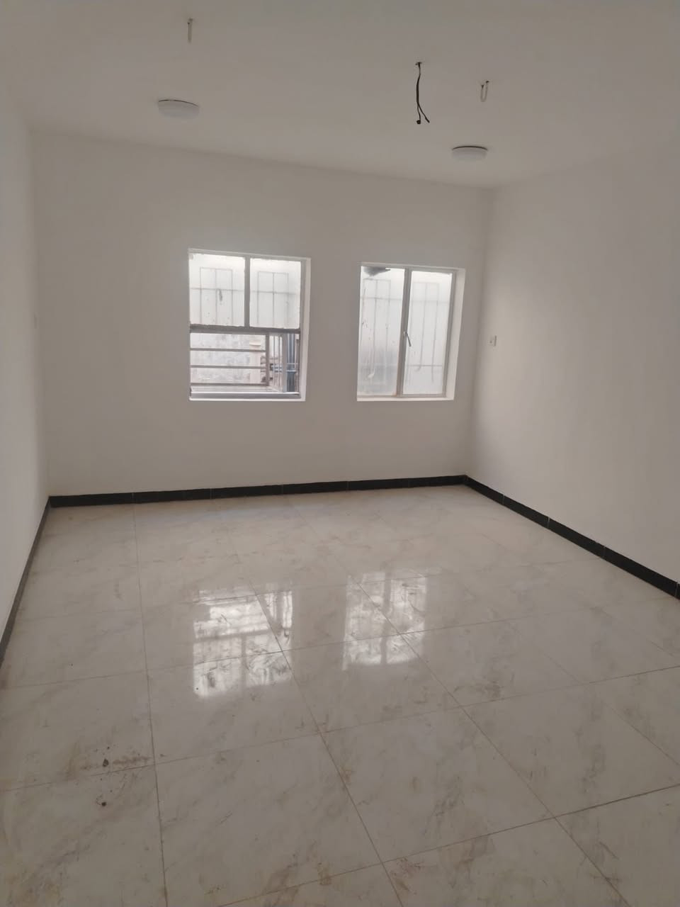 ٣ نوم • حديقة كبيرة • كراج