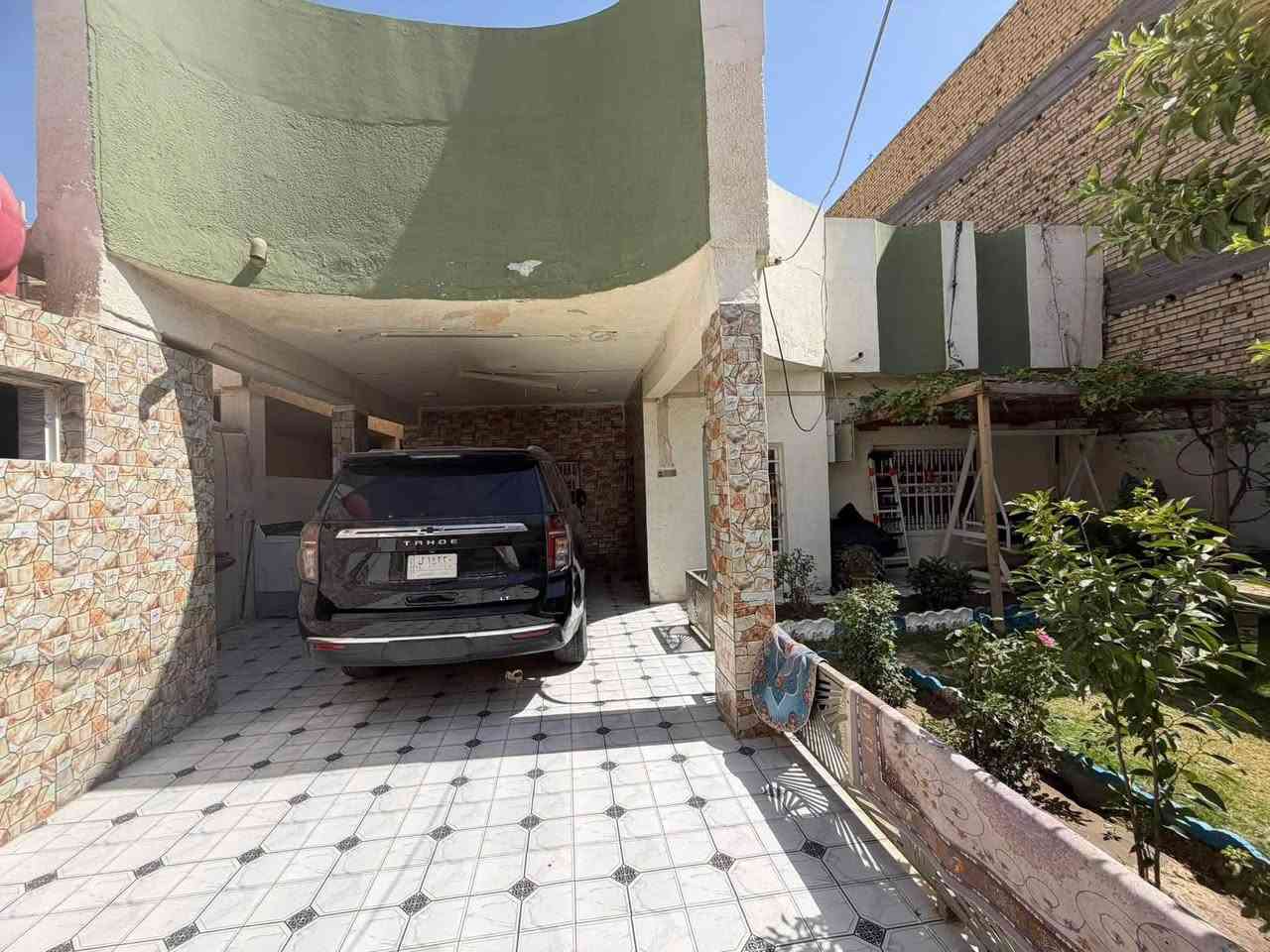 .🛑 دار سكني  للبيع 🛑 
المنطقة : الديوانية . الضباط 🚩
اقرب نقطه داله : خلف مول الطاهر ثالث دارعن باب المول الخلفي
المساحه :  313✅  واجه 12ونص
    
    

التفاصيل:الطابق الاول .ستقبال وكلدوروغرفتين نوم ومطبخ وصاله وصحيات داخليه وخارجيه 
الطابق الثاني؛غرفتين نوم وصاله 

.............
للاستفسار
     مراجعة مكتب رسول الوزني للعقار  
الديوانية . حي الحضارة .بداية شارع اسواق طيبة
 للمعلومات ولمزيد من التفاصيل ⬇️
       مراسلة الصفحة  
      ارقام الاتصال 

***********
