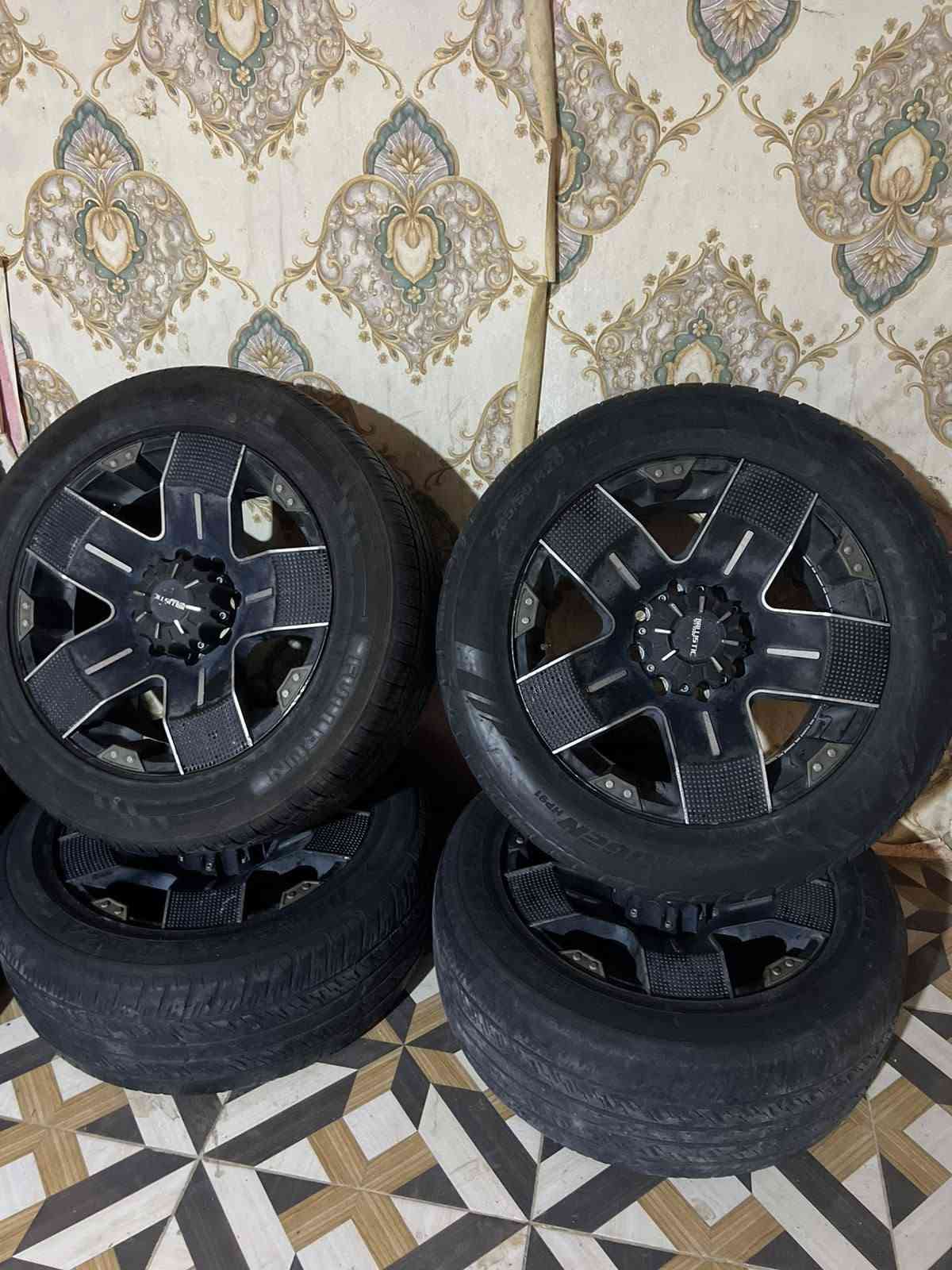 السلام عليكم
للبيع ويلات+تايرات حته الحساسات شغاله 8 برغي
وبسعر 650 بك لايتات يوكن وتاهو يرهم من موديل2015الى2020
بسعر 300الف سعر نهائي سله كويتيه اصليه للبيع بسعر200قفل وشاشات يرهمن يوكن وتاهو  مكاني البصره للتواصل
***********
***********
واتساب
