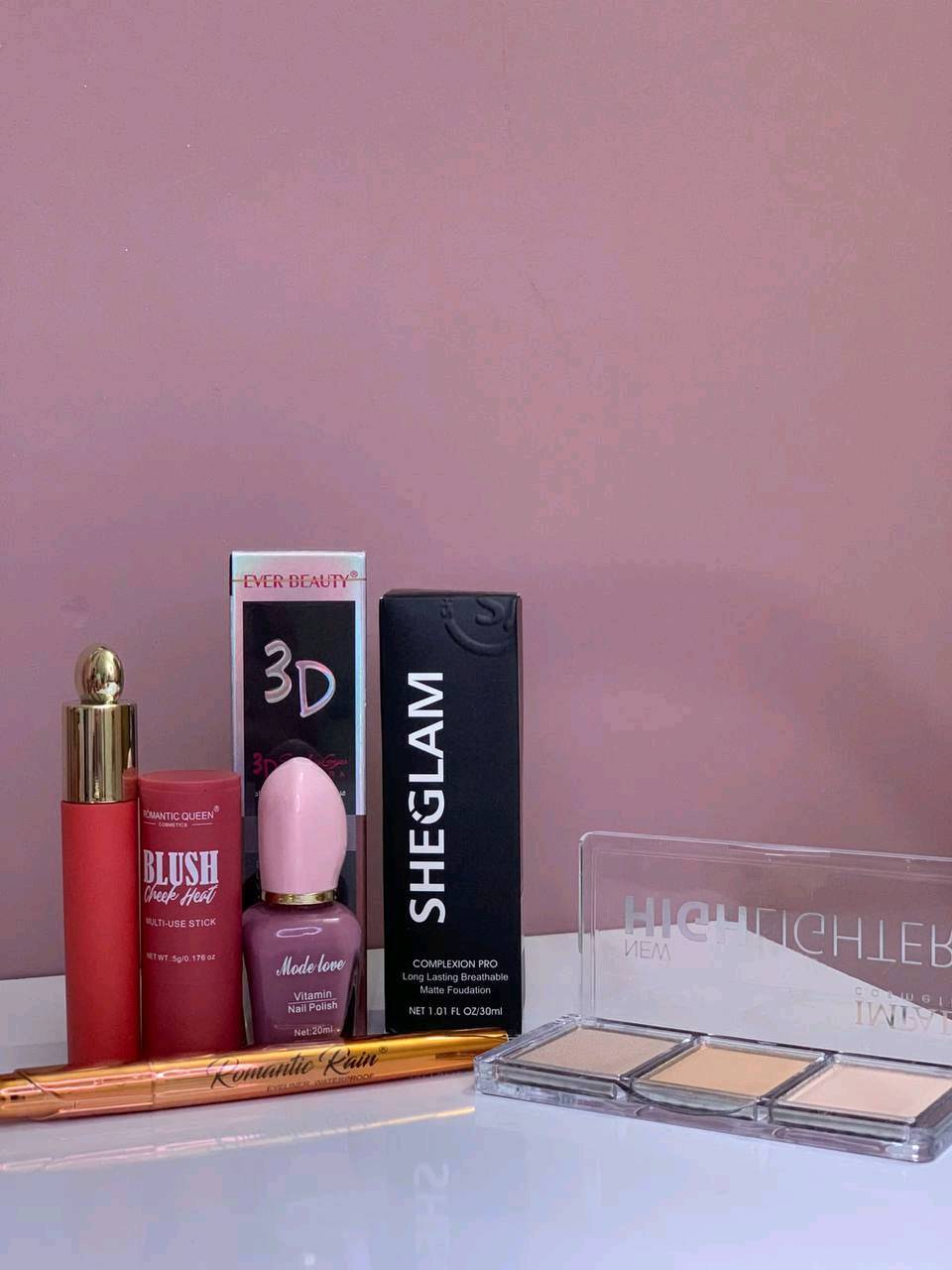 كريم أساس مات • ماسكارا 3D • هايلايتر Impala