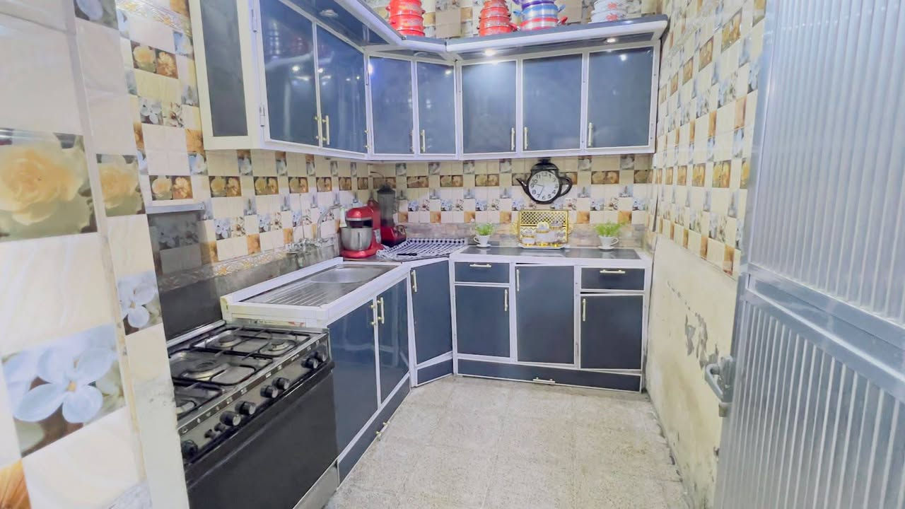 سلام عليكم بيت للبيع 75 متر في مدينه الصدر قطاع 53 شارع الخدمي قرب المدارس للاستفسار مراسلة الرقم هذا ***********
