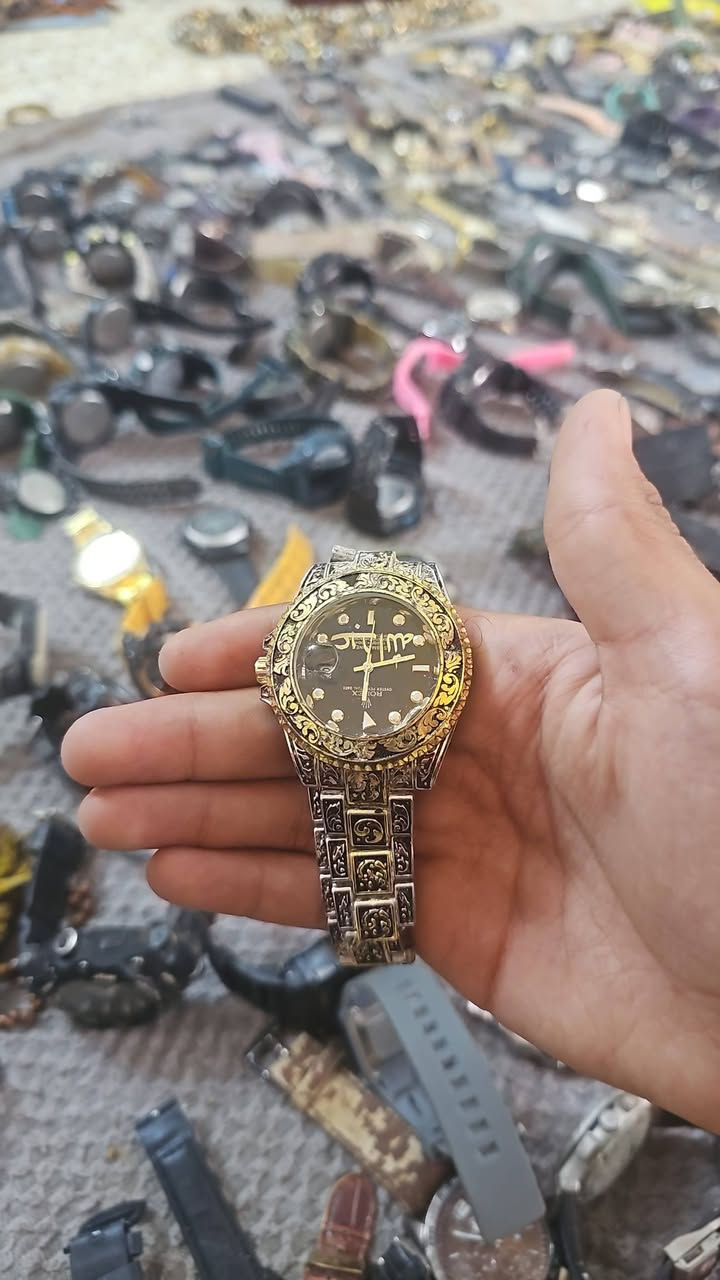 السلام عليكم شباب عندي غراض كلشي وكلاشي فضيات نواعم سبح زناجيل تراجي عادي تراجي فضه سوارات عادي سوارات فضه ساعات اصلي ساعات رياضيه ساعات فضه ساعات كشخه سبح+كركوشات فضه سبح صلاه سبح كشخه سبح صغير سبح كبير الغراض بيهن نص كيه حمل رايدهن شلعه وحده كلهن مكاني بغداد بل مدينه السعر عل رقم رقمي او الاستفسار *********** واني خادم
