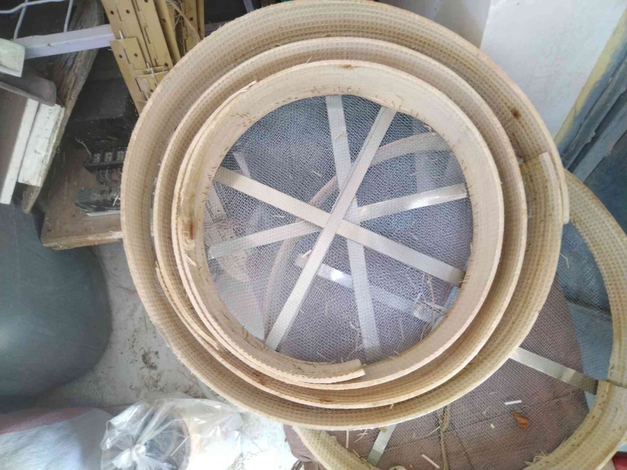 عرض خاض شمعة لد ٨٠ واط خطين ٢٥٠٠ دينار فقط غربيل سيت ٣ أحجام ٥٠٠٠ دينار فقط مفرد الصغير ١٠٠٠ والوسط ٢٠٠٠ والكبير ٣٠٠٠ تتوفر لدينا نرمادة شريطية لابواب الكنتور نوع ثقيل السعر ٦٠٠٠ كل ذلك تجدونها في محلات الصالح الشارع العام مقابل محطة الوقود هاتف ***********
