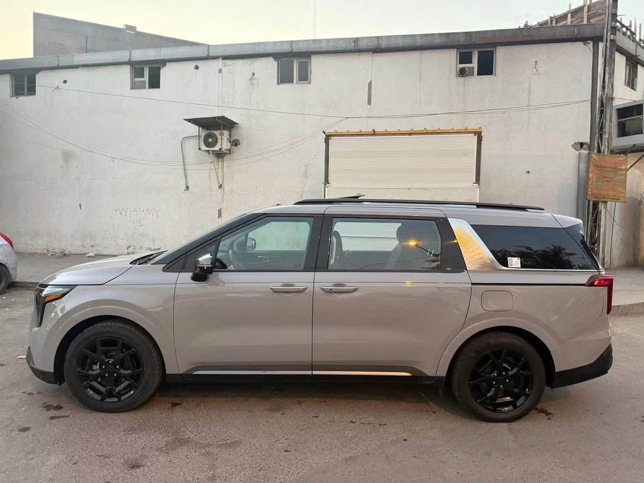 ياالله
السلام عليكم

كيا كرنفال هايبرد 2025 SX برستيج بلاك ادشن وارد امريكي 

Kia Carnival Mpv Sx Prestige 2025 1.6 Hybrid  

‏                  Hybrid حجم المكينه : 1.6 تيربو + هايبرد 

         المسافه المقطوعه : ٤٥ الف كيلو  

            الضرر : موضح بالصور 

حالة الايرباك : كشن + برده 

#مواصفاتها 

1.شاشه امامي + شاشات ايباد خلفيه

2.كامرات 360

3.بصمه

4. بنوراما فتحتين

5.ويل كب اسود

6. تشغيل عن بعد

7.حساسات خلفي امامي

8.بيبان كهرباء

9.لايتات لد

10.لايتات زنون

11.بكلايتات لد

12.اشاير بالمري

13.رادارات 360

14.كشنات جلد اسود

15.ثلاث قطع تبريد

16.هيترات بالكشنات حار بارد امامي خلفي

17.هندبريك بصمه

18.شحن وايرليس

19.هيتر بالاستيرن

20.كشافات 

21.مري شفط

22.كشنات كهرباء امامي خلفي

23.كشن السايق ميمري

24.تحديد مسار

25.نظام ايكو سبورت عادي

26. شاشات خلفية ايباد

27.كامرات محيطية داخل السياره

فول موصفات 1/1 جاهزه مرقم بغداد

السعر  ٢٧٥٠٠$  

المكان في كربلاء حي الحسين  

       موبايل

 ***********

   ***********
