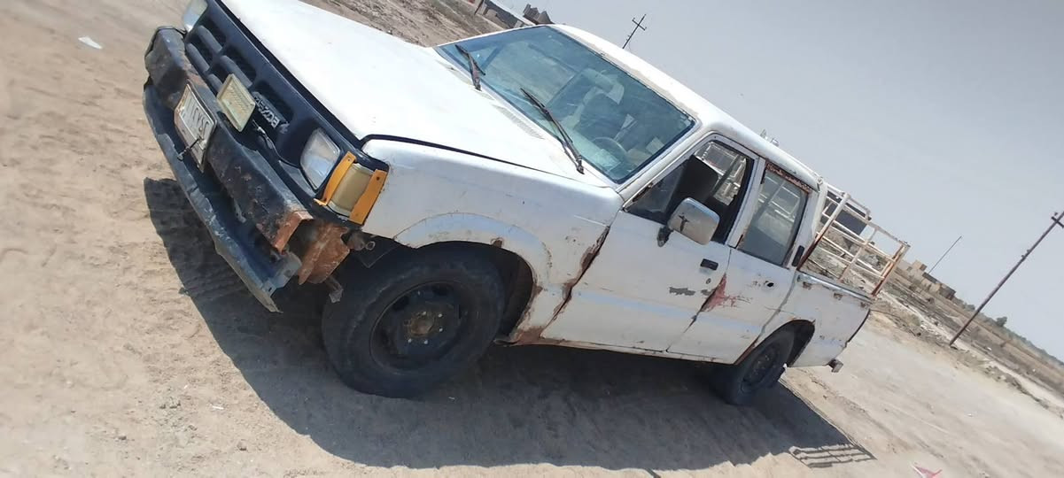 السلام عليكم بيكم لبيع أو مراوس 
مازدا موديل 96 رقم مثنى باسمي 
رقم الهاتف ***********
الناصرية البطحاء..
