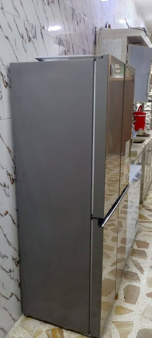 السلام عليكم
 ثلاجه البيع
 بيها خلل بل الماطور
 السعر 300 الف 
 العنوان بغداد الزعفرانيه
الرقم للتواصل ***********
