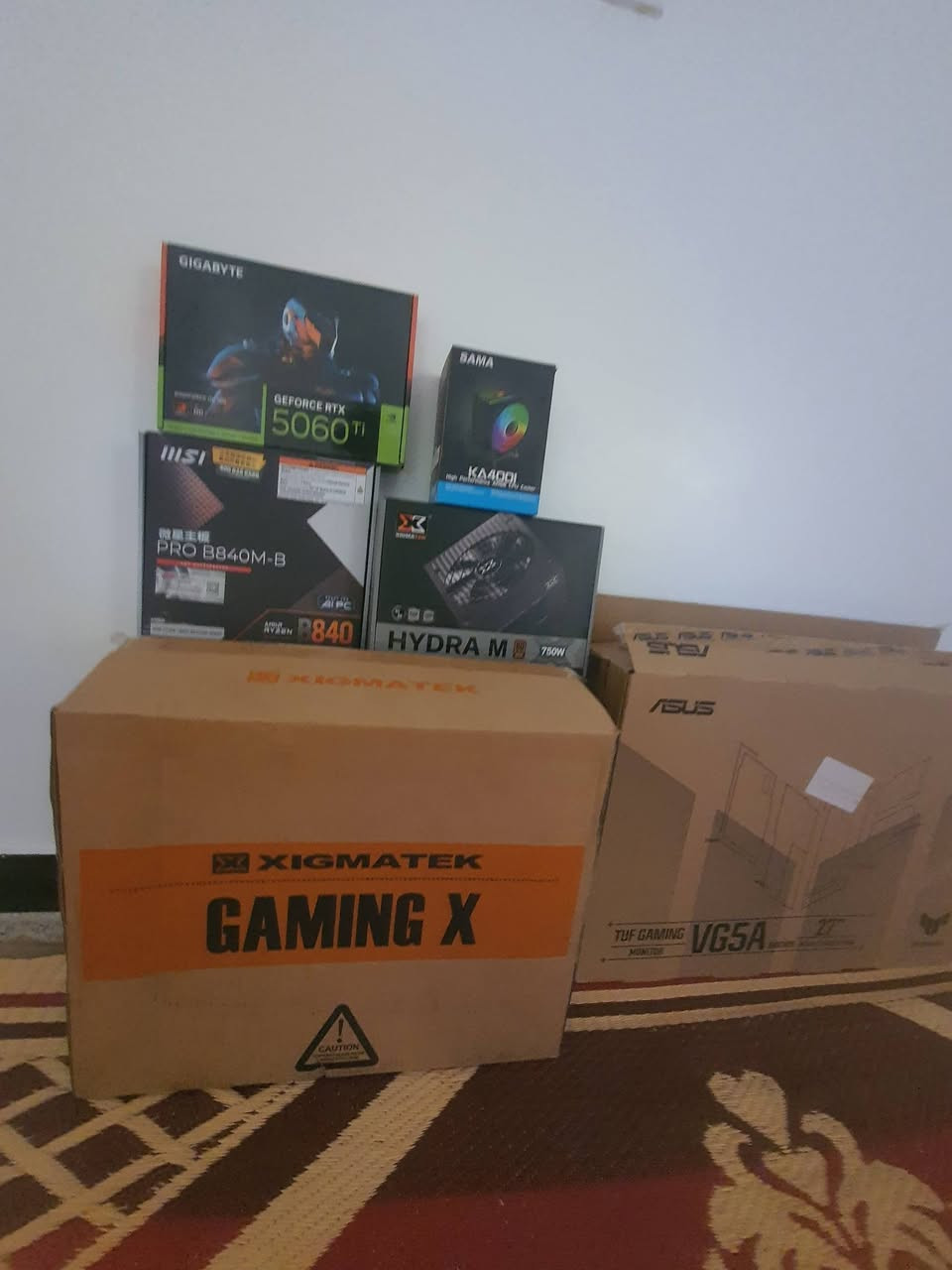 تجميعه 5060 ti  ١٦ كيكا  جديدة استخدام شهرين.. مع وصل الضمان سنه كاملة .. السعر مليونين و 100 قفل .. واتساب ***********  

المعالج: R5  7600

اللوحة الأم: MSI B840M-B PRO DDR5

الذاكرة العشوائية: CORSAIR RAM VENGENCE RGB 6000HZ DDR5 2X16 BLACK/WHITE

كرت الشاشة: GIGABYTE 5060 TI TWF2OC 16GD 1.0

وحدة التخزين: SSD APACER AS2280P4 1TB GEN3X4

مزود الطاقة: XIGMATEK PSU HYDRA M 750 FULL MODULAR BRONZE

الكيس: Gaming X ATX BK EN46621

المبرد: AIR COOLER BLACK SAMA KA400lز
