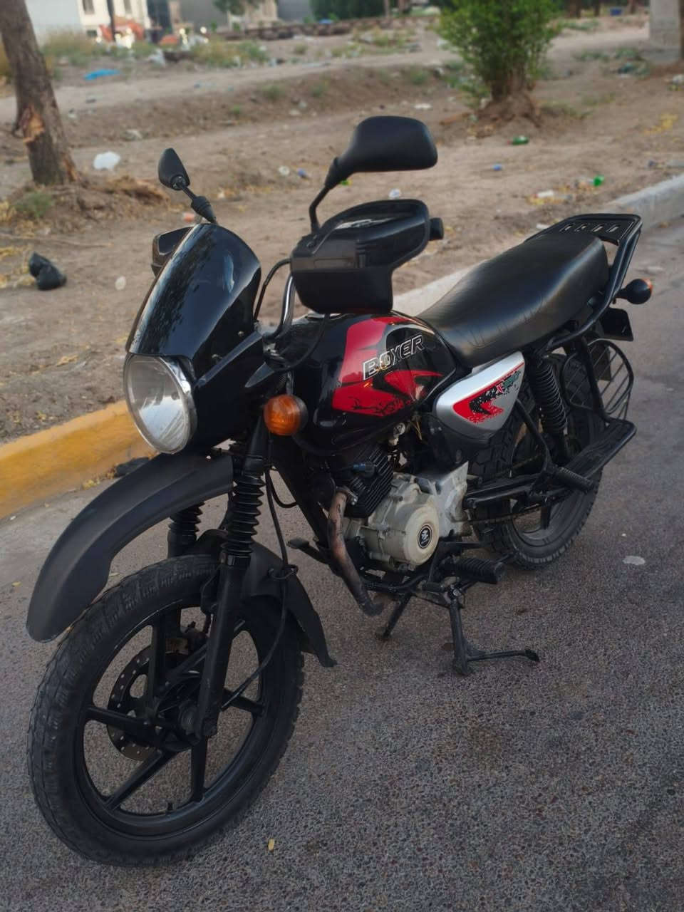 بوكسر جبلي موديل 23 مرقم بغداد تحويل ثاني يوم 
دراجه مابيها نقص مكينه ناعمه مفتوحه مره وحده 
جيب فيتر وافحص  رايدها ب1850 بيها مجال 
مكان بغداد المنصور ***********
