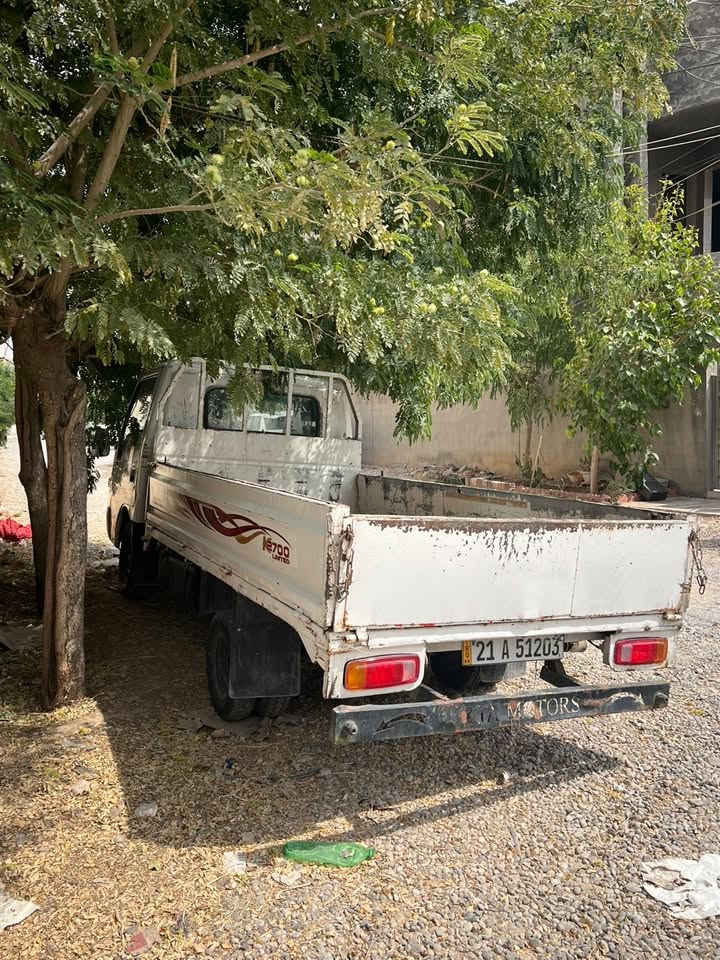 ئەم ئه بو عينه مان هەیه بوّ فروّشتن موديلى2000 سەنه وى تازهيه تا2028 گێڕو مه كينەى به شەرته هيج مه سروفيّكى تيا
نيه لەكه لارم ژ.م ***********
