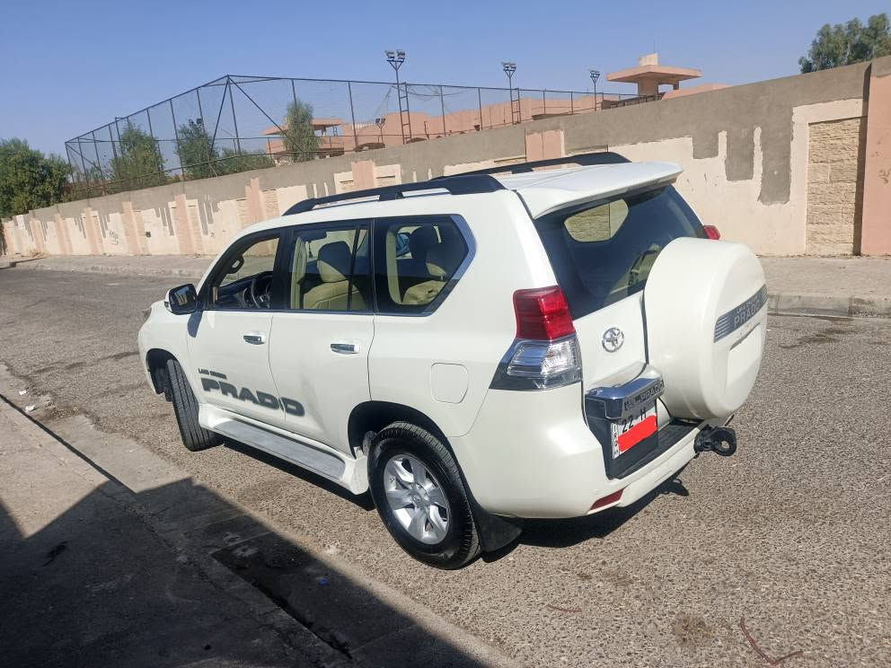 تويوتا پرادو ٢٠١١ شه ش پستون بي صبوغ هيجي نيه سياره كه ٢٠١ هه زار رويشتوه كير مكينه ته بريد هه مووي به شه رت جوار تايه ي تازه يه. *********** أربيل, العراق
