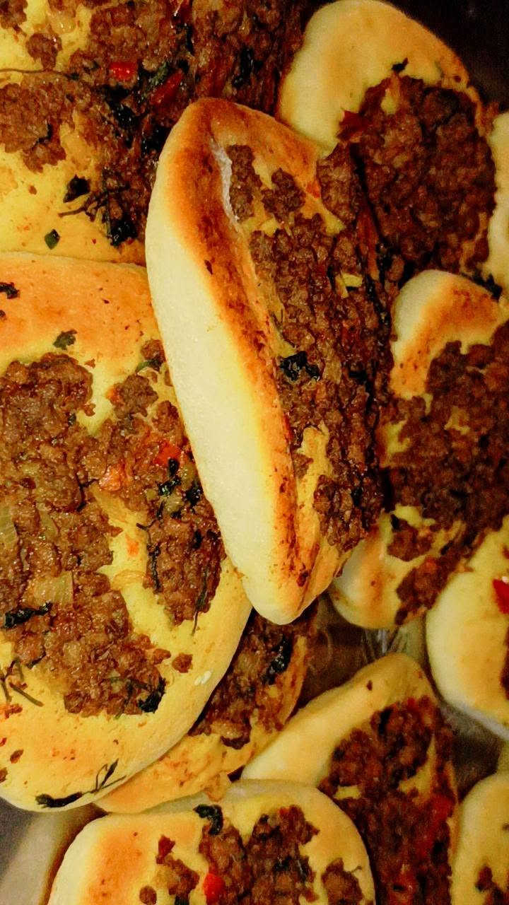 لحم بعجين • بيع مباشر • يوصلكم حار