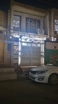 بيت للبيع • بيت الجمعيات الأولى • منزل ١٠٠م • بيت قاطين • عقارات الجمع...