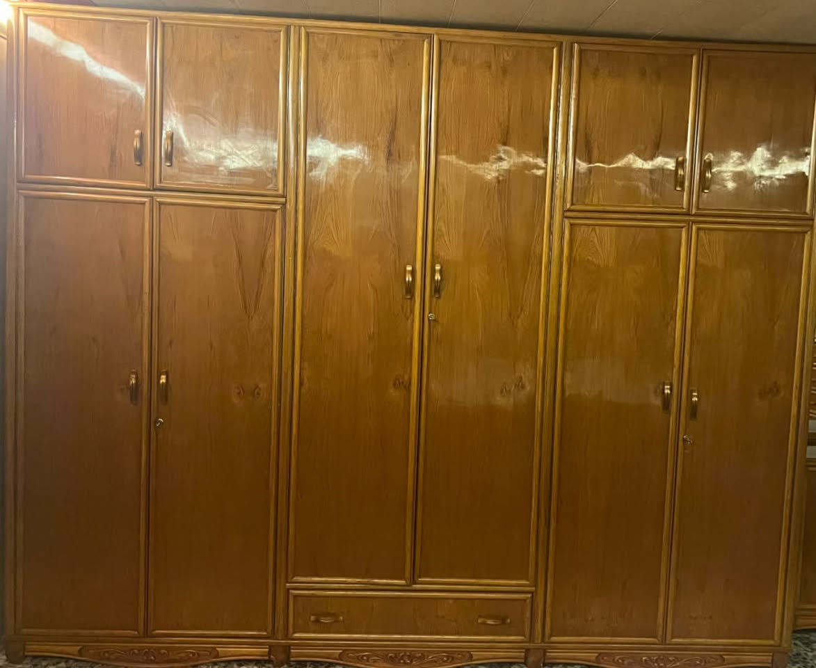 غرفة نوم عراقية جديده توصه جربايه مخزن داخل وخارج صاج زان ***********تكمه العنوان
زعفرانيه
السعر 1750 الف وبيه مجال ممستخدمه جديده
معنه كلمه
