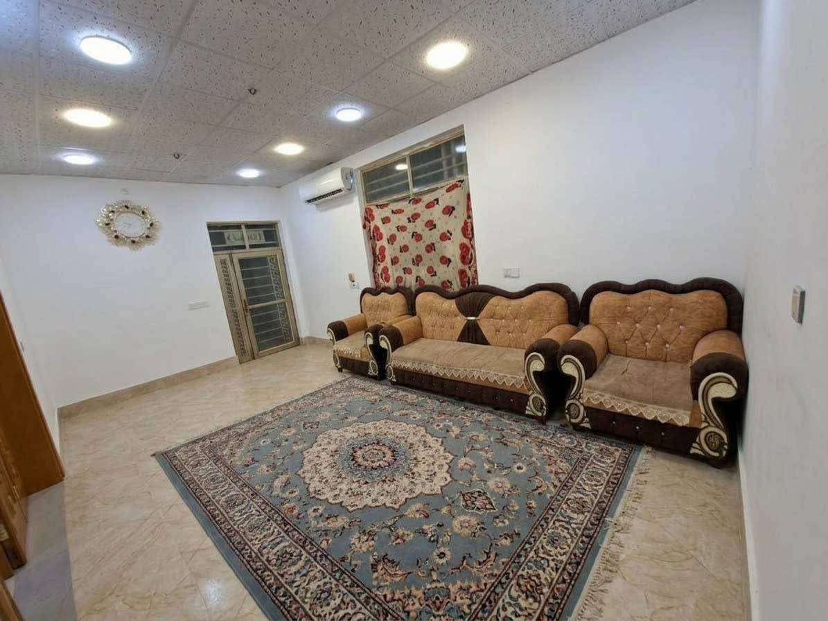 بيت النجف • ١٠٠م • قرب المطار