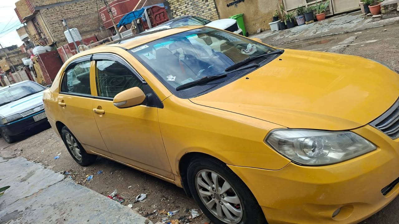 BYD G3
موديل ١٦ 
فتحة وبصمة تشغيل وبصمة ابواب 
شاشة وكامرة 
كير اوتو بلاد 
تبريد شغال 
دوشمة جلد ارضية جلد 
سيارة جاهزة من كلشي
السعر ٥٨ وبي مجال بسيط 
مكان السيارة بغداد الشعب 
*********** واتساب فقط
