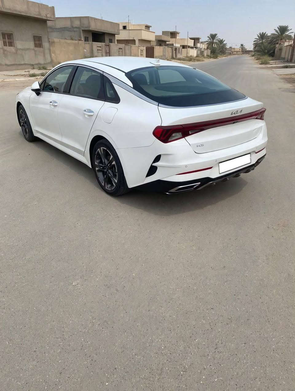 K5 خليجي  شركة البديري 
موديل 2023 مكينه دوش 
مكفوله عده بارد قليل السونار موجود 
ماشيه 71 الف 
مري شفط اوتو  ترحيب عند التشغيل  تشغيل عن بعد كشن كهربائي دشبول متصل بصمه تبريد قطعتين لد امامي  بك لايت متصل 
وبعد بيه مواصفات
***********  الهاتف
مكان السيارة السماوة مركز المدينه 
رقم مثنى انكليزي ديوانية, القادسية
