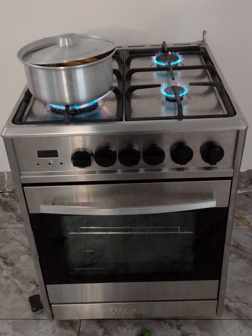 طباخ يطالي ربع عيون مابي جام مكسوره شرط الفحص يوجد خدمة توصيل جميع المحافضات تواصل واتساب ***********
