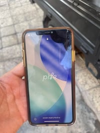 آيفون 11 برو ماكس • ذاكرة ٢٥٦ • شاشة تحتاج تبديل