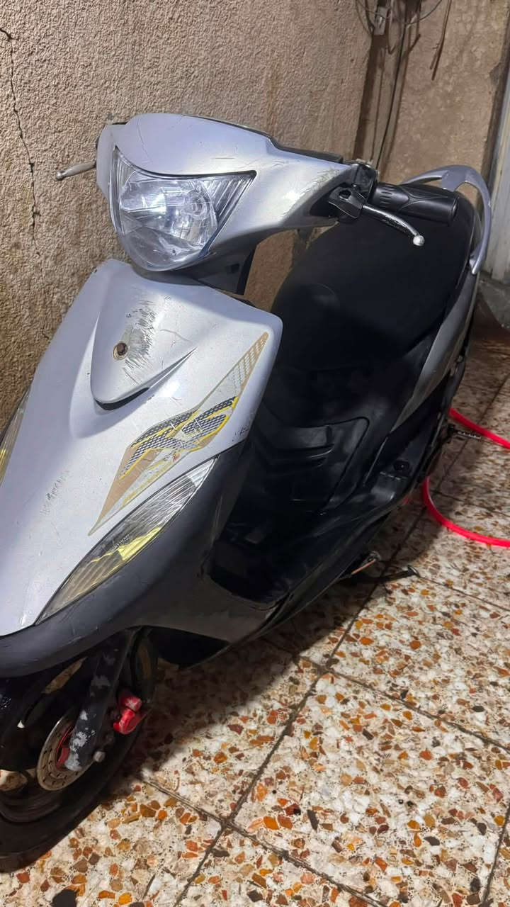 سلام عليكم اخوان دراجه ماكس عدله.   مكينه خرسه بس خمدت الدراجه ومن  تشتغل انطيها بانزين متمشي. فه اريد ابيعها.    كامله من كل شيءٍ كهربائيات. تفاصيل اكثر مراسله ع واتساب *********** بغداد بلديات
