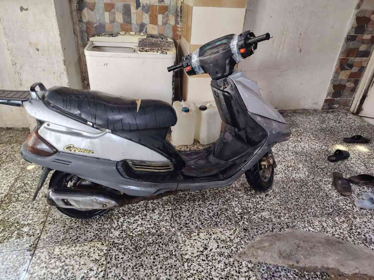 فضائي ميه ام البليته المكينه 3احرف
الدراجه طافيه ماعرف شبيها ابيع كوم حديد 
السعر 150 وبيها مجال شيء بسيط 
للأستفسار *********** واتساب مامتواجد بالفيس
