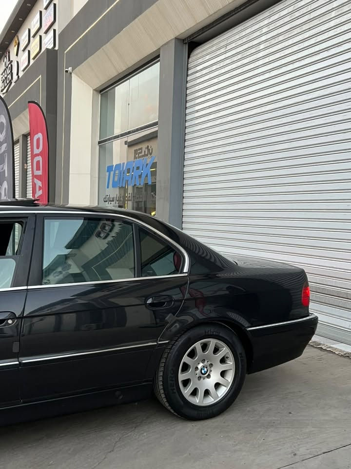بي ام 730i • ٢٠٠٠ • بدون ضربه
