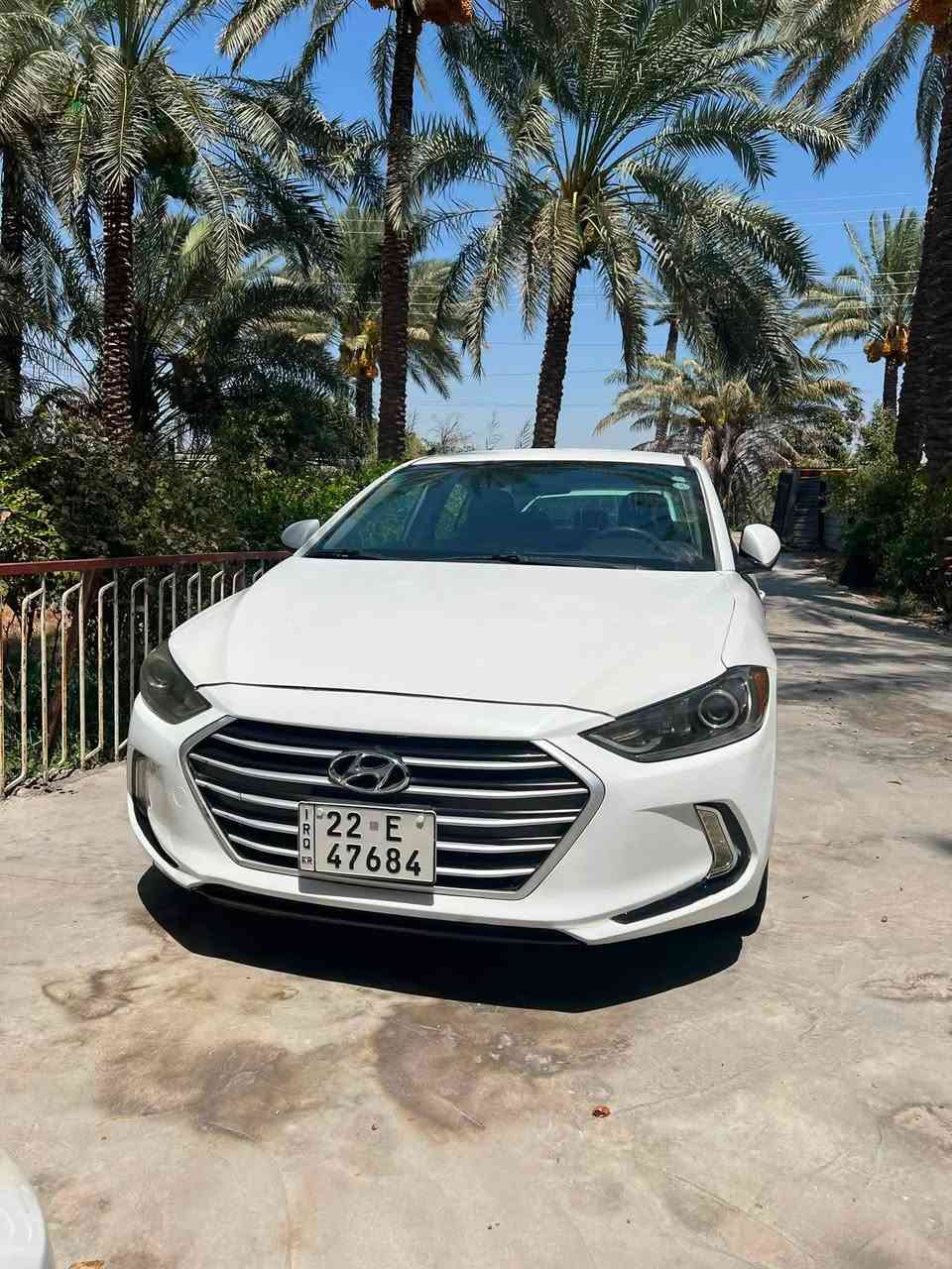 النترا  2017 امريكي
السياره كلين بيهه تكشير كم مكان وع كده صبغ فقط بدون معجون بدون فتح بدون اي شي وبيهه حالوب بسيط 

ماشيه 93
 مكينه مبدل طابوكه جديده جكة دوانز مابيهه كير خير من الله مسويله ادامه دهن وفلتر 
بك لايت LED 
لايت زنون 
تخم تاير جديد وصدر ومنطومة تبريد جيديده قبل اسبوعين مشتغلهه تبريد ثلج يعني السياره مصررف عليهه كلش وخير من الله تحويل جديد وباسمي اربيل
مكانهه التاجي او الاعظمية 

السعر 112 وبيهه حك الجيه فقطط لان اريد ابيع محتاج 

***********
