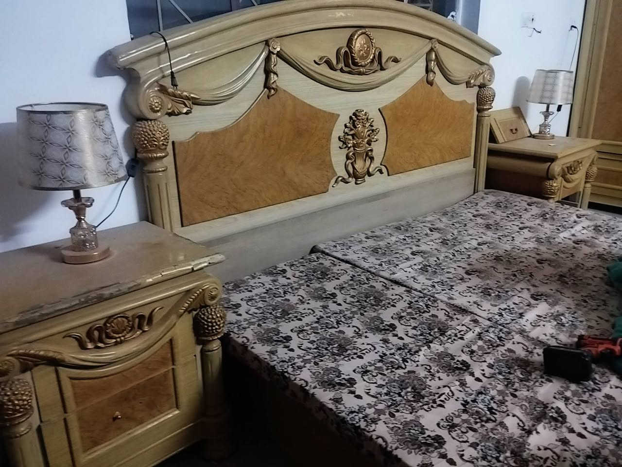 السلام عليكم
غرفه نوم للبيع السعر ١٧٥ وبيها مجال للاستفسار الاتصال على 

 الرقم ‏‪***********‬‏
