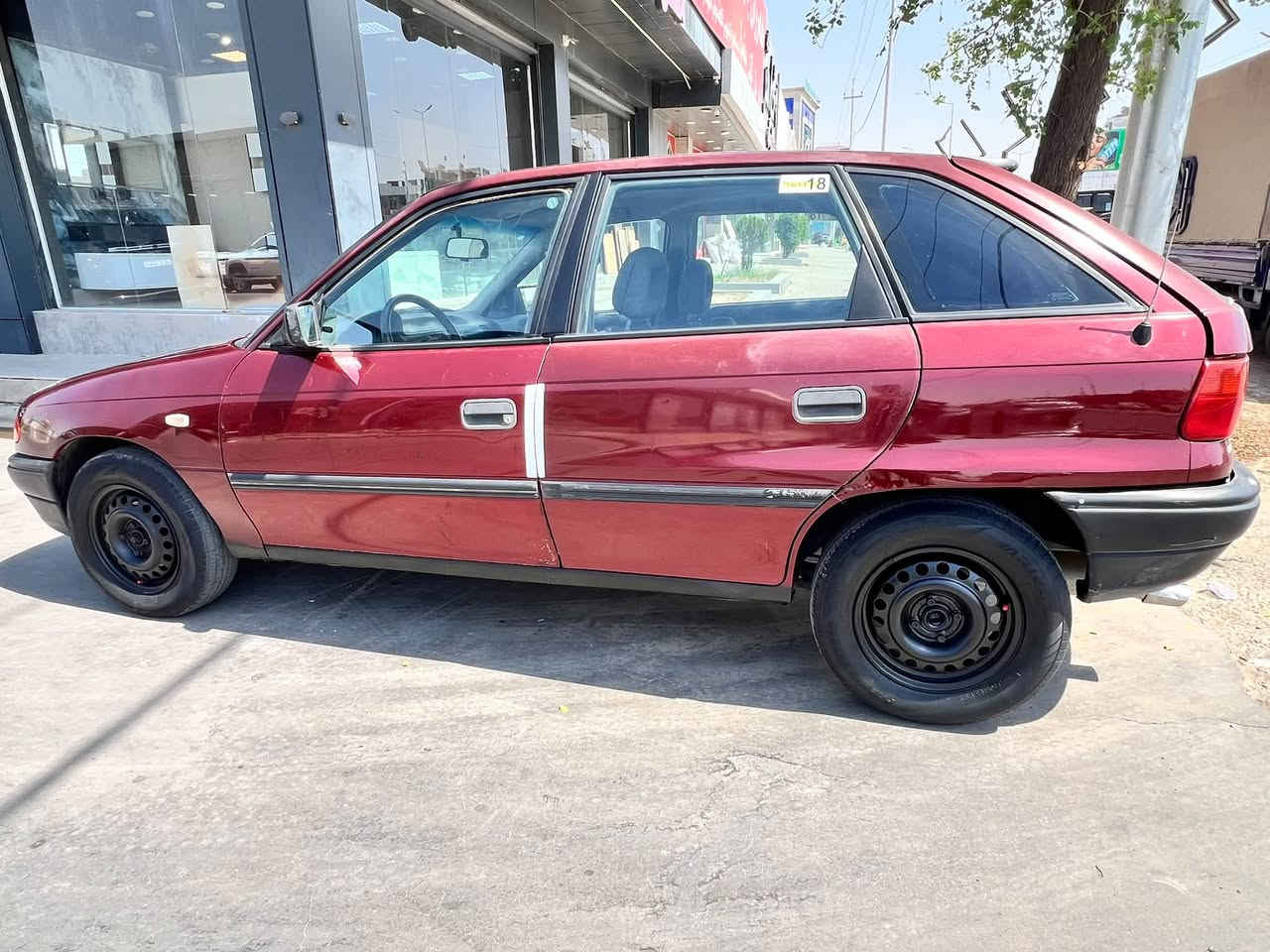مكلف بالنشر اخوان فقط للبيع

استرا موديل 93 محرك 16 قايش عريض باور كير محرك صدر تايرات كلها جديد مشروع وطني للحد 2029 شرط تحويل 35 وبي مجال 
***********
