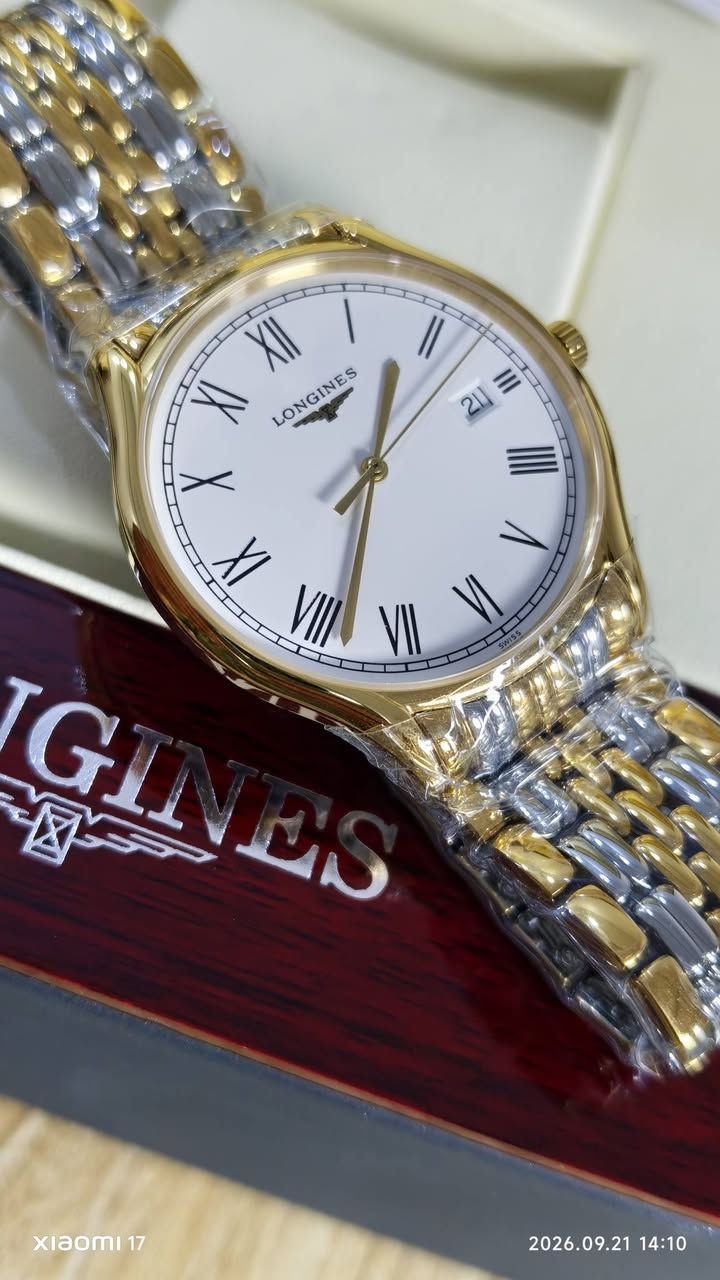 Longines Lyre quartz 
ساعة لونجين لاير سويسري أصلي أصلي أصلي 
#كوارتز بطارية 
جديد غير مستعمل 
كامل ملحقات 
قطر 39.5
ارقام روماني 
#سعر 595 دولار 
***********
يوجد خدمة التوصيل

