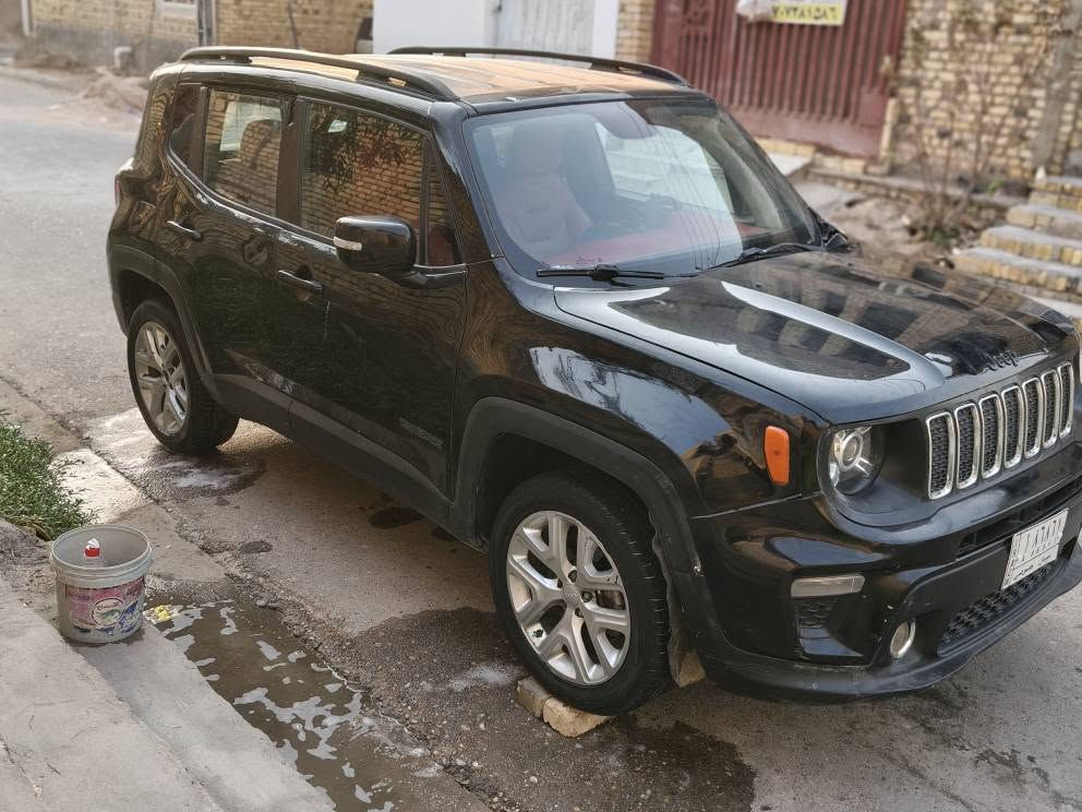 السلام عليكم للبيع أو مراوس 
جيب رنكد موديل 2019 السياره حادثها جاملغ وبيبان مبدلات تخم تاير حداديه جدد مكينه وكير مكفلات سنويه لل27 مكاني ميسان حي الجامعة 
رقم الهاتف *********** عمارة, ميسان
