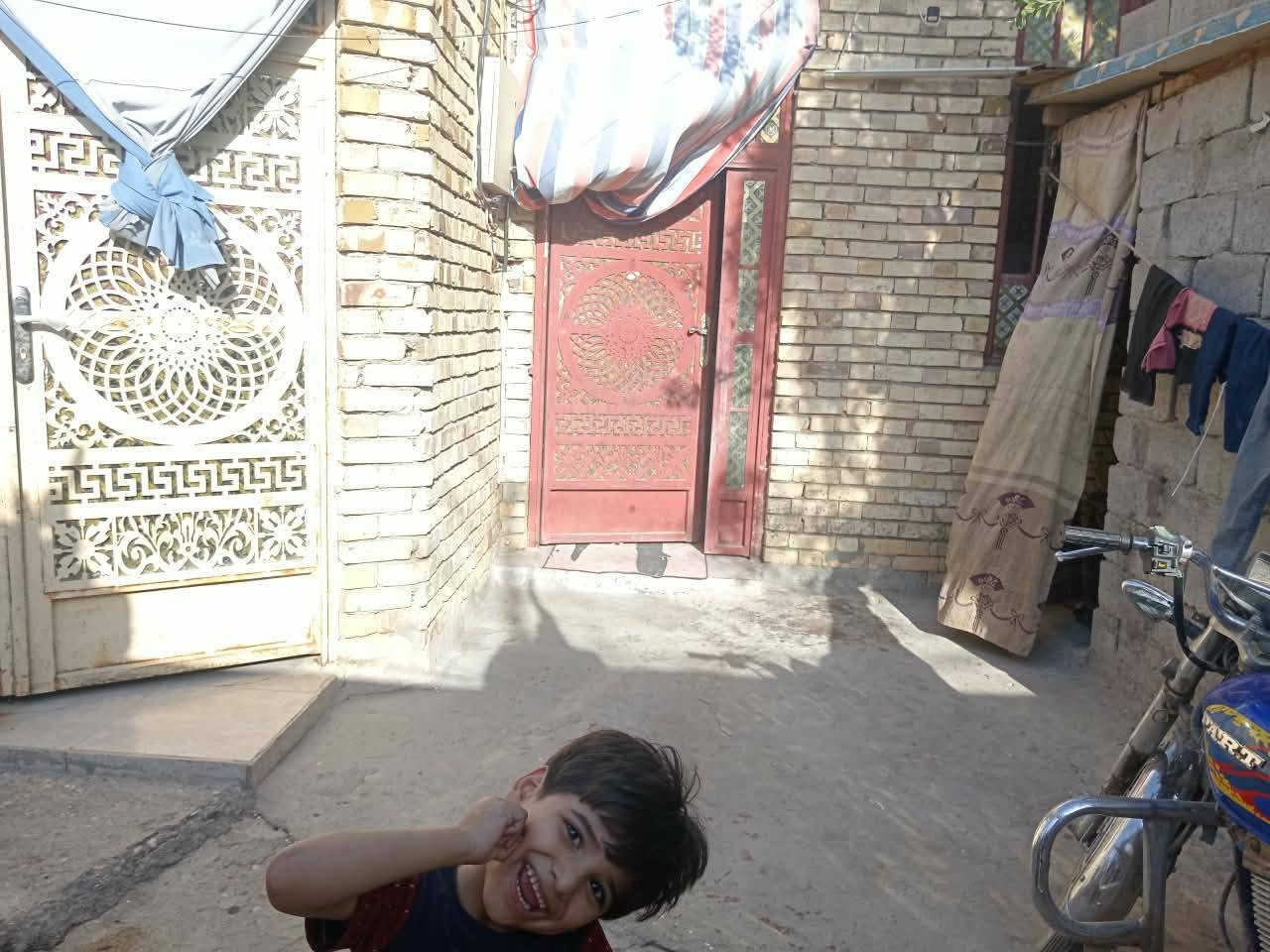 بيت للبيع المساحه 200 متر وجهيه 10 متر نزال 20 متر تفاصيل لبيت اكثر داخل لمقطع المكان شطره ***********
