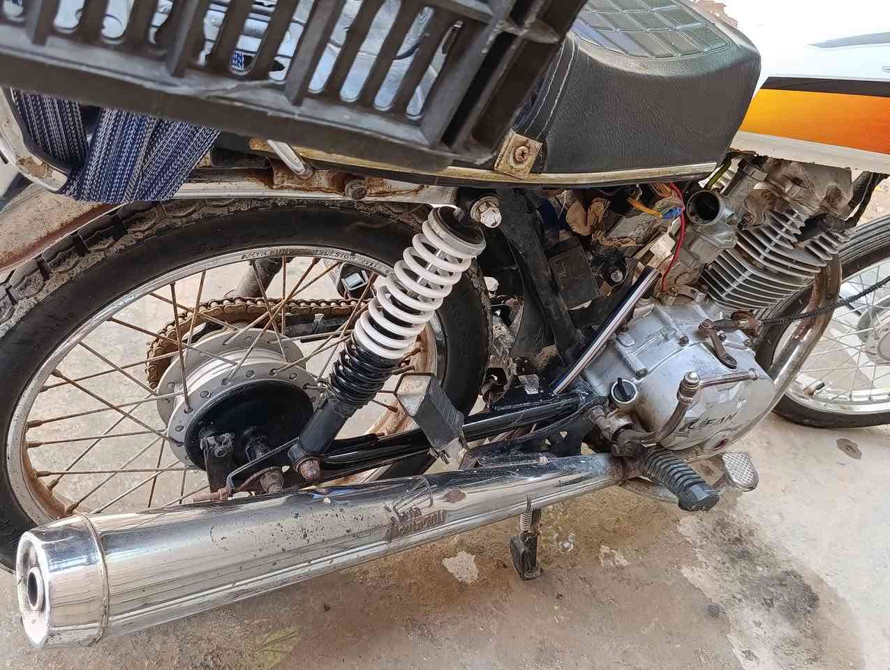 سلام عليكم دراجا للبيع كهربائيات شقاله دراجه حلوا ومناسبه بيع مستعجل سعر 200 وبيها مجال غليل رقم***********
