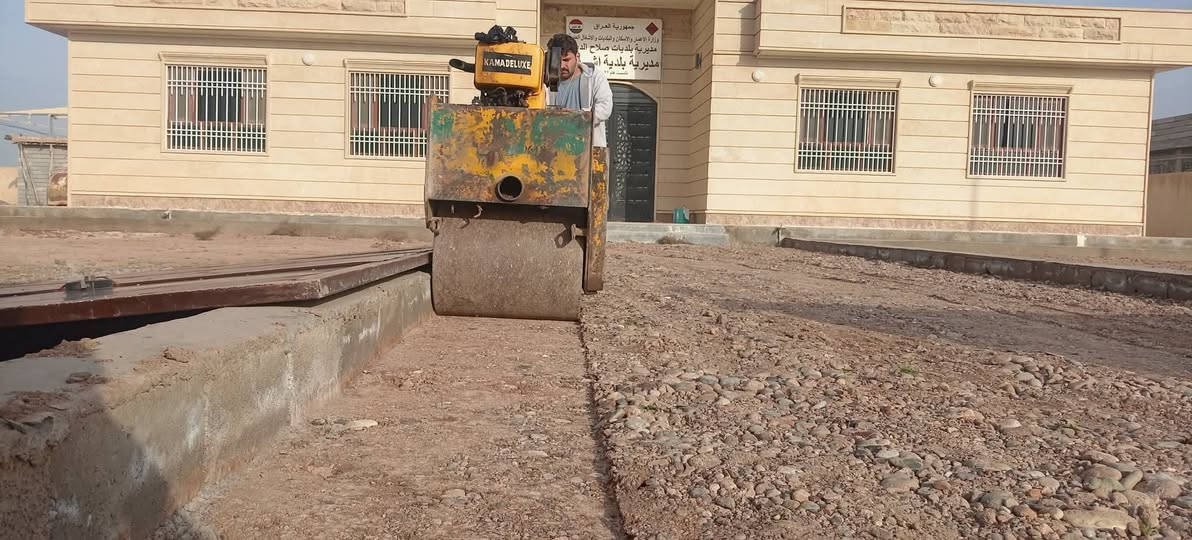 السلام عليكم يوجد حادلة لحدل البيوت والثيلات والحواش (حدل بلا  لاش كبل سيراميك) للاتصال *********** او ***********. والأسعار مناسبة أن شاء الله
