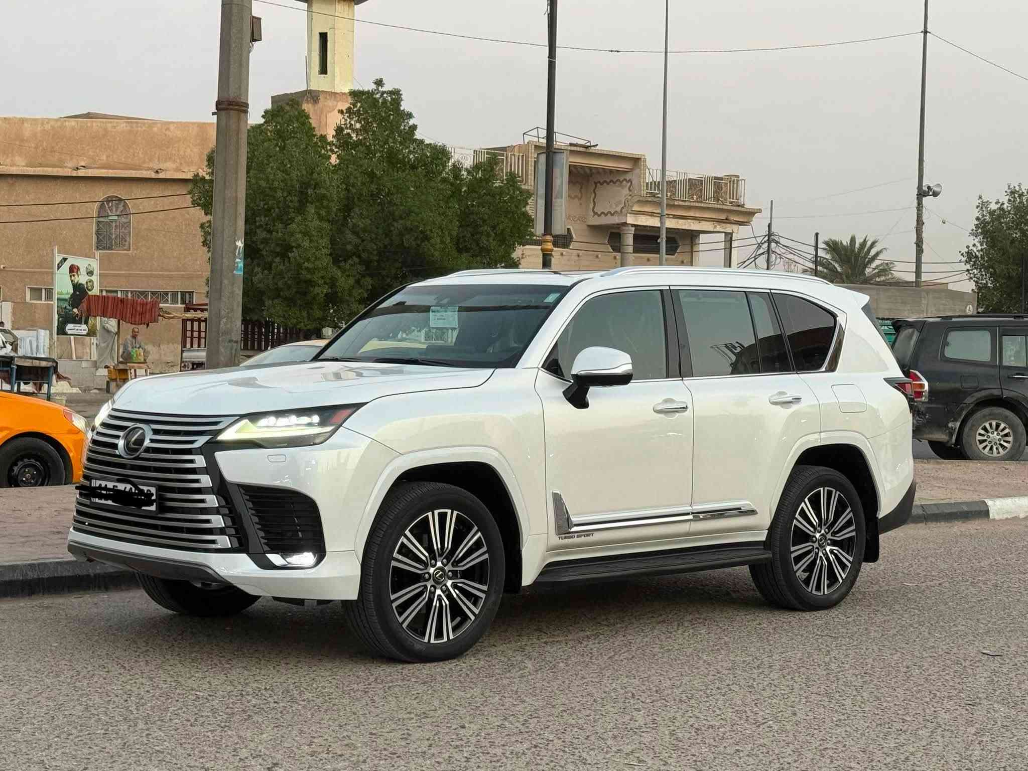🚘 لكزس LX 2024 بلاتينيوم – Elite

🔹 الموديل: 2024
🔹 اللون: أبيض
🔹 الفئة: بلاتينيوم – Elite
🔹 العداد: 27,000 كم
🔹 الرقم: بغداد دولي
🔹 الحالة: نظيفة جداً
🔹 مكفولة كفالة عامة
🔹 فول مواصفات / أعلى فئة

✨ مواصفات وتجهيزات فخمة:
• جلد فاخر
• كراسي كهربائية مع ذاكرة
• تدفئة وتبريد المقاعد
• كراسي خلفية كهربائية
• فتحة سقف
• باب خلفي كهربائي
• بصمة وتشغيل ذكي
• كاميرا 360°
• حساسات أمامية وخلفية
• رادار أمامي
• مراقبة النقطة العمياء
• شاشة ونظام ملاحة
• Head-Up Display
• مقود كهربائي مع تدفئة
• تشغيل عن بُعد
• نظام تعليق هوائي
• إضاءة LED
• 12 وسادة هوائية
• مواصفات خليجية
• السيارة بحالة ممتازة
• ⁠المكان السماوه المركز المدينه 
• ⁠علما بيع مستعجل مستعجل 
• ⁠للاستفسار ***********
