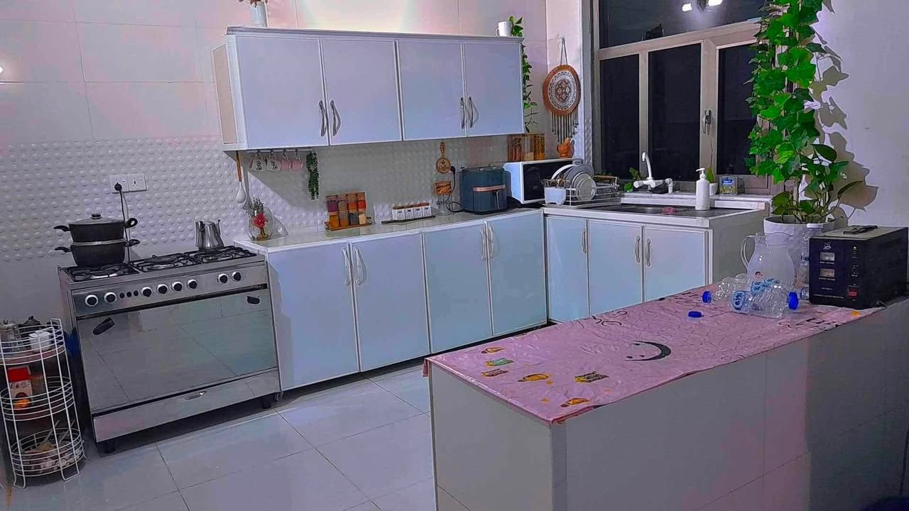 اعلان دار 🏠 سكن للبيع 
طابو زراعي سند ٢٥ مشمول بالتطويب معاملة كامله 
✏️ مساحة ٢٣٠ واجهيه ١١،٥ ونزال ٢٠
يتكون من غرفتين نوم 😴 وصاله واستقبال وصحيات داخلية وخارجية وحديقة وطارمة 
السقف ساندويچ الارضية بورسلين 
الموقع واسط قضاء الصويرة زراعي العسكري الخمسة دونم شارع ١١ قرب الطابو مال الحي العسكري 
للاستفسار يرجى التواصل على الرقم 
***********
