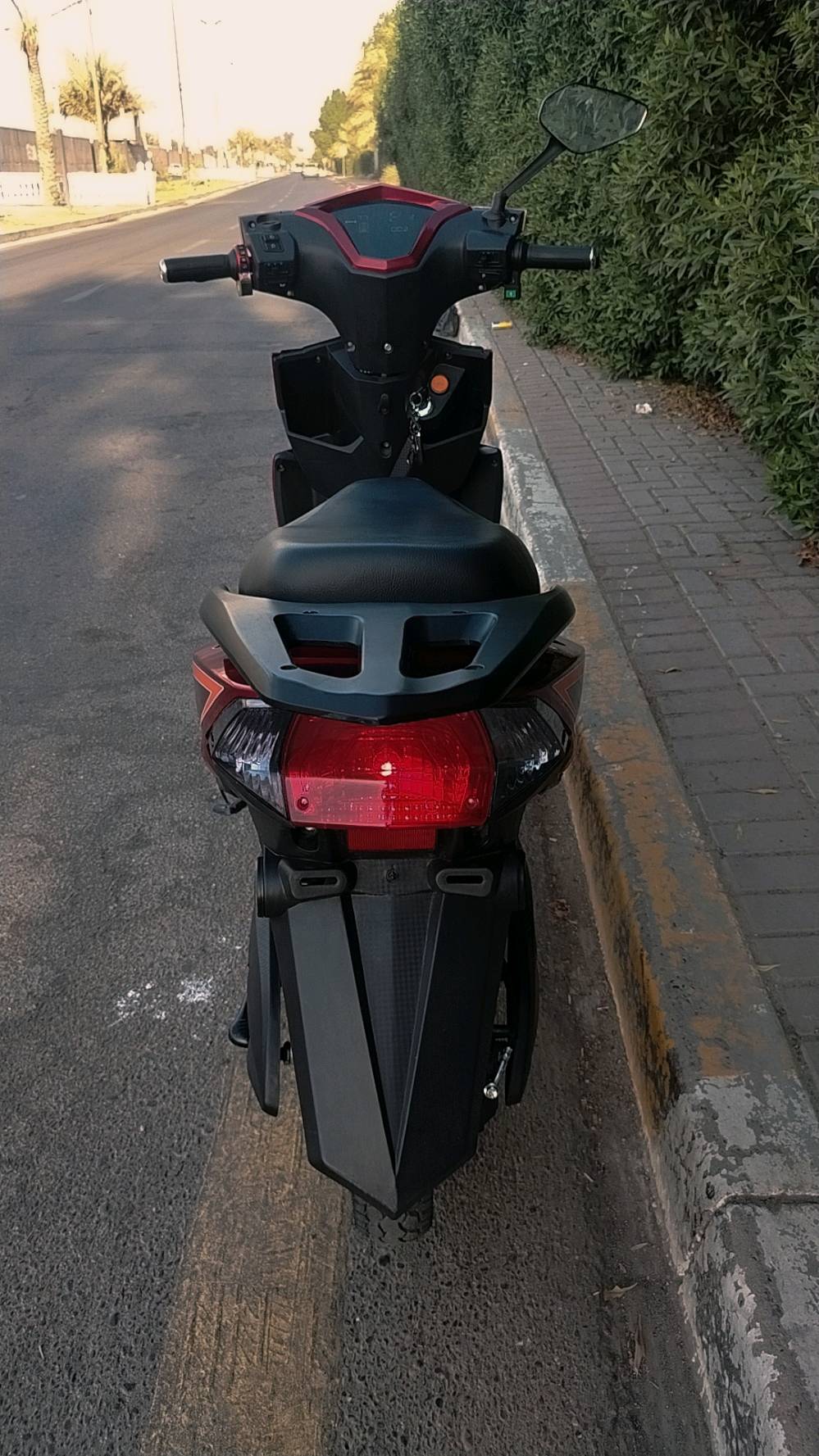 سكنس حديث شحن للبيع الدراجة زيرو ملفها 2000 حقيقي سرعة شلعة معدل فول تجي وياها صندوك و شاحنة أصلية الدراجة نضيفة امانت الله تدعم بلوتوث و تدعم الشحن السريع تمشيك 70 كيلو متر الدراجة ضخمة لون كذاب اشاير حمر دبل إشارة تشيل هواي غراض بيها مكان مرتب حتة دلفري تفيد رايدها ب 900 قفل ليها ضمان 5 أشهر عقل ملف بطارية بطايرة تجي 6 دبل رقم التلفون ***********