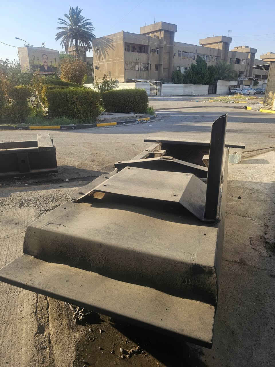 السلام عليكم 
للبيع شاصي عالي 
طول ٣ متر والعرض ٩٠ 
والثاني طول ٣مترات وربع 
والعرض متر و١٠ سم 
سعر الواحد ٣٥٠ دولار 
سمك الحديد ٨ ملم 
مكاني بغداد 
يوجد توصيل لجميع المحافظات 
***********_***********
