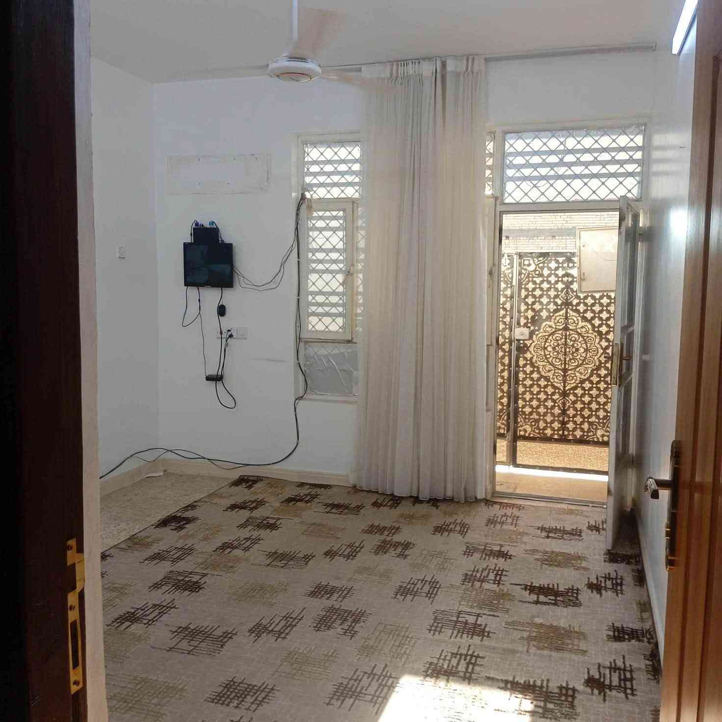 فرصة جيدة للسكن أو الاستثمار.
📍 الموقع: بغداد، قرب الجزيرة السياحية، شارع سيد محمد.📐 المساحة: 56 متر مربع.
الواجه 4متر. النزال 14 متر
يحتوي على استقبال ومطبخ بارد وحار
🛏️ غرفتان.
🚿 حمام واحد.
🚰 الماء والكهرباء متوفرتان.
نوع السند: طابو زراعي (سند 25)
***********احمد
