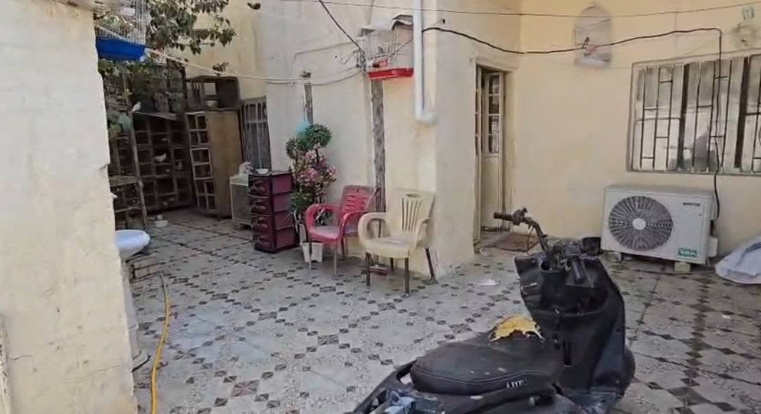 السلام عليكم دار للبيع
طابو صرف مساحة 200
موقع ممنتاز طوريج حي الجمعيه خلف الشارع العام مباشر ب ضهر البيت شارع العام 
يحتوي ع ٣غرف نوم صحيات خارجية داخلية 
تكدر تسوي مشتملات ثنين ينقسم ستفسار 
***********بي واتساب
