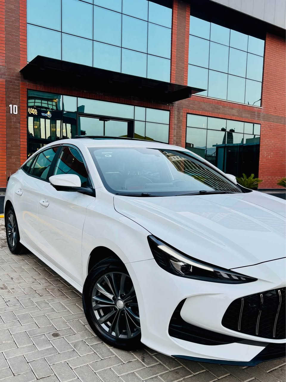 MG,GT 2025 , 20KM
فـول مواصەفات ، گێڕ تۆماتیک ، سلاید ، 5 کامێرا ،
شاشە گەورەو ئەکتیڤ ناو گێچ ئەلکترۆنی حاسە
کلین بێ بۆیاخ یەک پەنجە pdr هەیە نابیندرێ
بە چاو دەعامی پێشەوە بستێ کارتی هەیە ، 20 کم
تەحویل و غەرامە بەشەرت ، ناو گاعی تێ گیراوە
سعری خوار هەموو بازاڕ ، 119 $ کۆتای قفڵ .
ژ.م ***********
ناونیشان ، سلێمانی ناوەند . السليمانية, العراق
