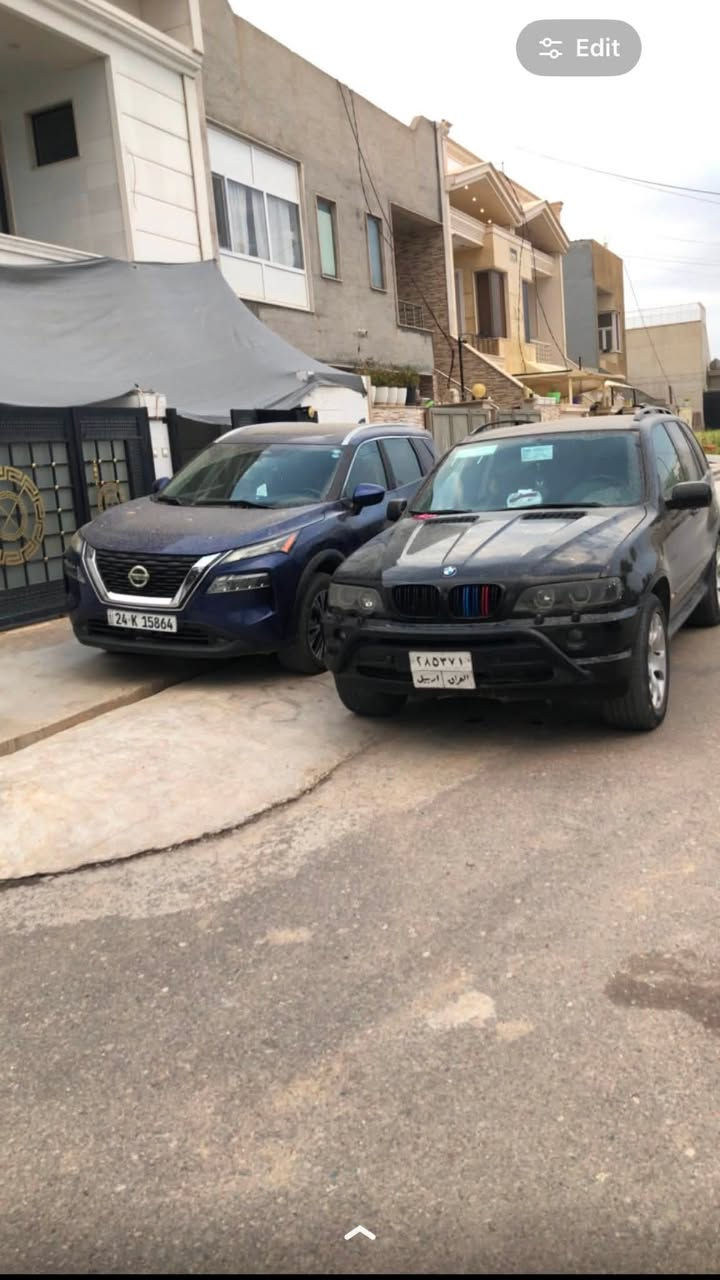 Bmw x5 e53  2001.
گێر و مەکینە و تەبرید و کارەبای اکسل دەبل گێر و هەموی بەشەرت

سەنەوی بەسەر جوە دەحمی نیە بەشەرت حامە لۆ جوانی 

سیارەکە ٣٢٣هزار هەقیقی رۆشتیە 

 کوشنی جلدە هیتەرە کارەبایە فولی بی سلایدە سئ گئرە ئاوتۆ حادی و سپۆرت 

مەکینەی مەرخوبەکەیە سی و پئنجی دینەمۆ ئاو بیلاد چل و چوارە تاخم وایەری بیلادە 

یەک دینار مەسروفی نیە

لە هەولیرم  

***********

