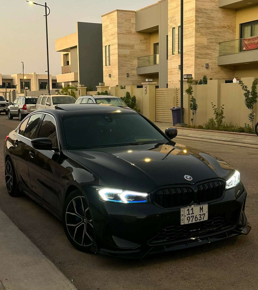 السلام عليكم للبيع او مراوس 
BMW 330 M Kit 
موديل 2019
ماشية 67 
 كت كامل 2023 M 
تخم وياله وتايرات  مودل 23 M 
شاشه دجيتل  
اناره ترحيب باليدات ومري 
سلايد.
بصمه 
رادر امامي خلفي 
شاشه جبيره ماوس 
كشن جلد تدفئه 
لد داخلي متغير بلادي 
لايت امامي  ليزر 
دفيوز خلفي رباعي 
السياره جاهزه بدون اي مصرف 
 
كامله السياره بسمي تحويل مباشر 
حادثها جنطه وجاملغ خلفي وبالعراق باب وجاملغ  
وبيها مكانين بارد ايرباك طاك 
صور السونار والحادث بلمنشور 
عنوان السياره المنصور 
للاستفسار 
*********** 

‭***********‬
