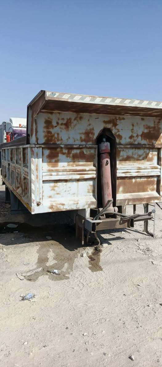 شاحنة • بدون تفاصيل