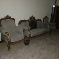 ١٠ مقاعد • نضيف • الخالص