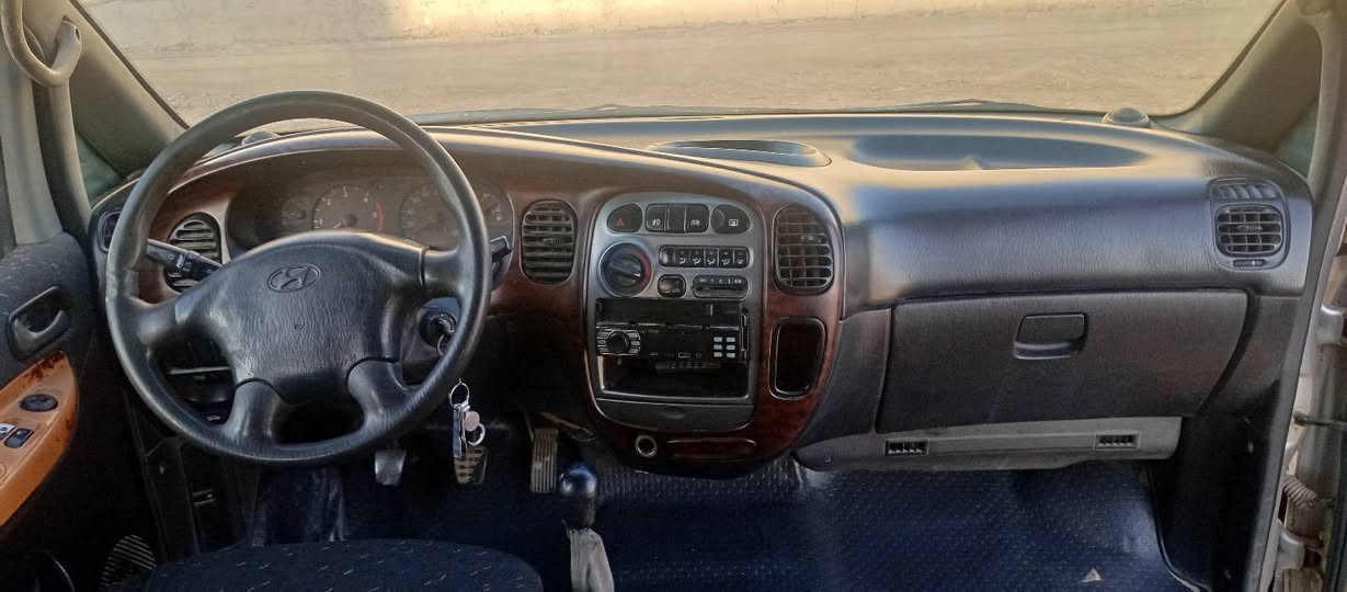 سلام عليكم ستاركس بتره خصوصي مديل 2000رقم بغداد نكليزي سنويه 30كير عادي محرك خيط بخار بدون تنقيص تخم تاير حداديه خلفي امامي جديد مكفوله من الصبغ الضربه عل بلاد عنواني ديالى السعر 62رقم الهاتف ***********

