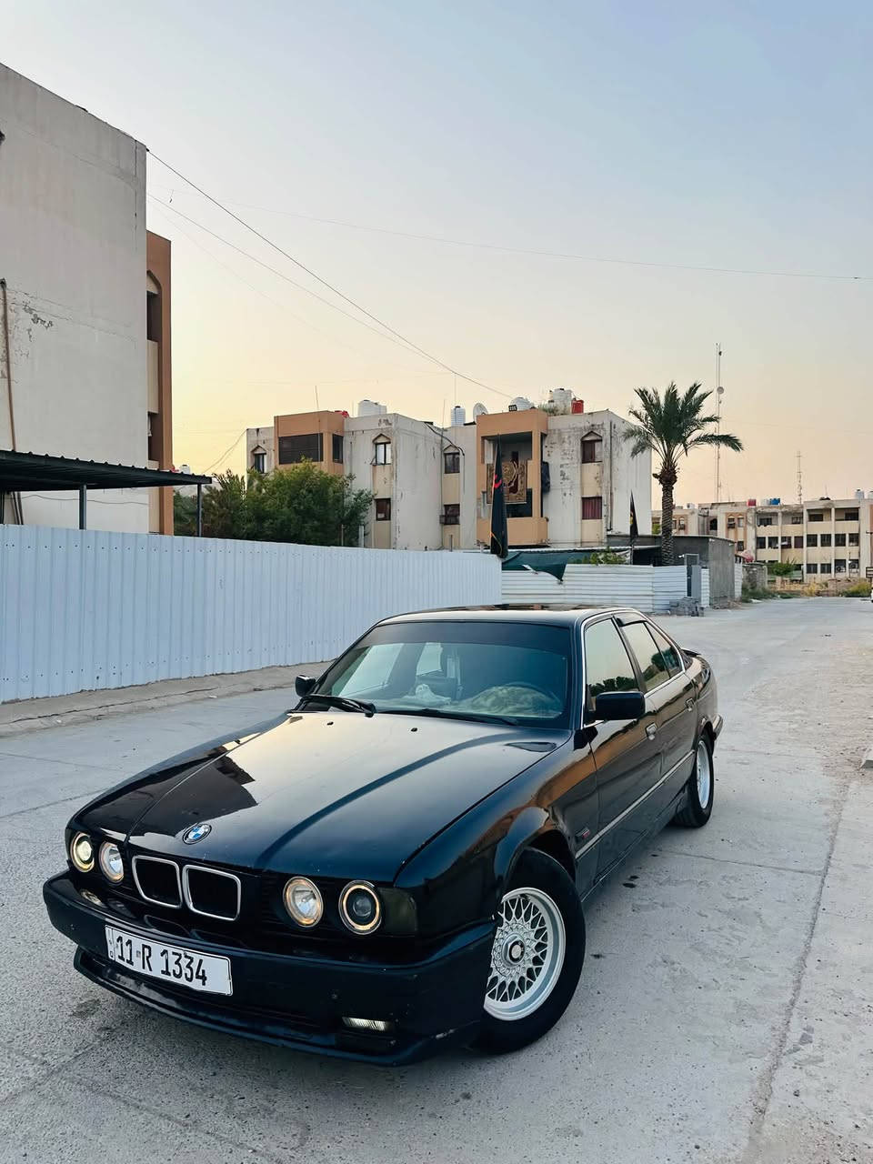السلام عليكم 
بي ام دبلو BMW للبيع فقط
موديل 90
رقم بغداد اللون ازرق نيلي
محرك 525 مسكر فانوس
شاشه تبريد كشنات كهرباء كشنات جلد تحكم ستيرن
مكينه كير مكفولات تخم تاير
السعر 60 بيه مجال بسيط 
للتواصل ***********
مكان السياره بغداد المحمودية
