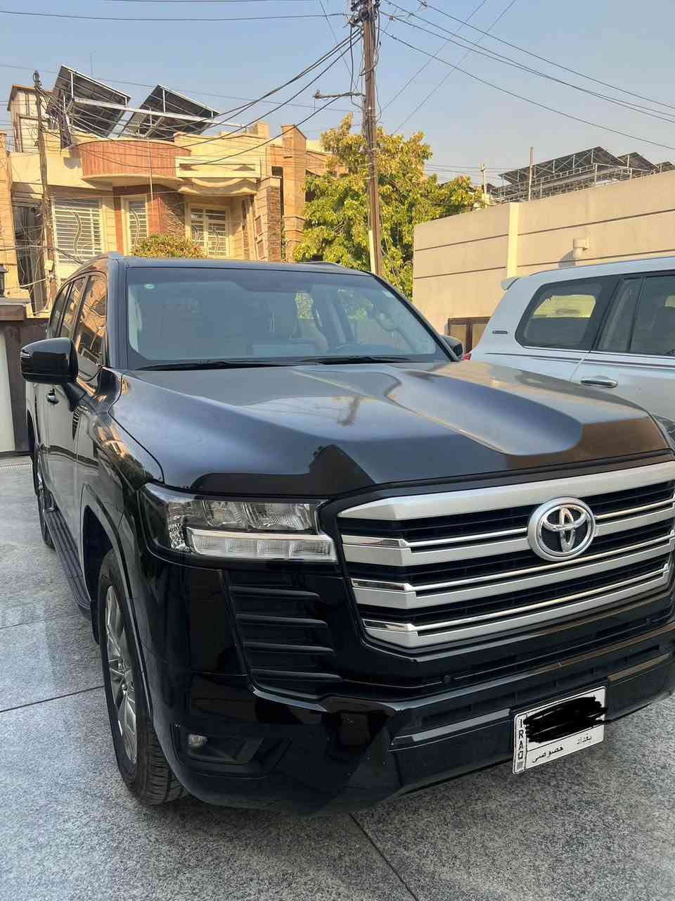 لاندكروز ٢٠٢٢
ساز 
مواصفاتهه معروفه 
ماشيه ٥٠ الف حقيقي 
مغلف ppf
مكفوله من دعاميه لدعاميه
رقم بغداد 
سعر 60الف $
مكانهه بغداد 
***********
