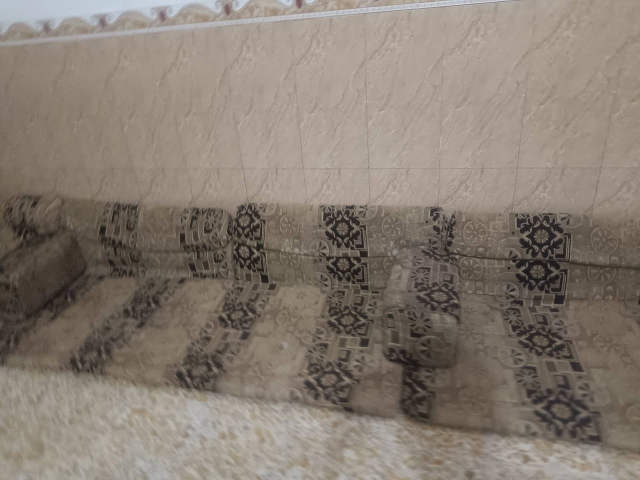 سلام عليكم جلسه البيع ٧ دواشك سعر 75وبيه مجال قليل ***********
