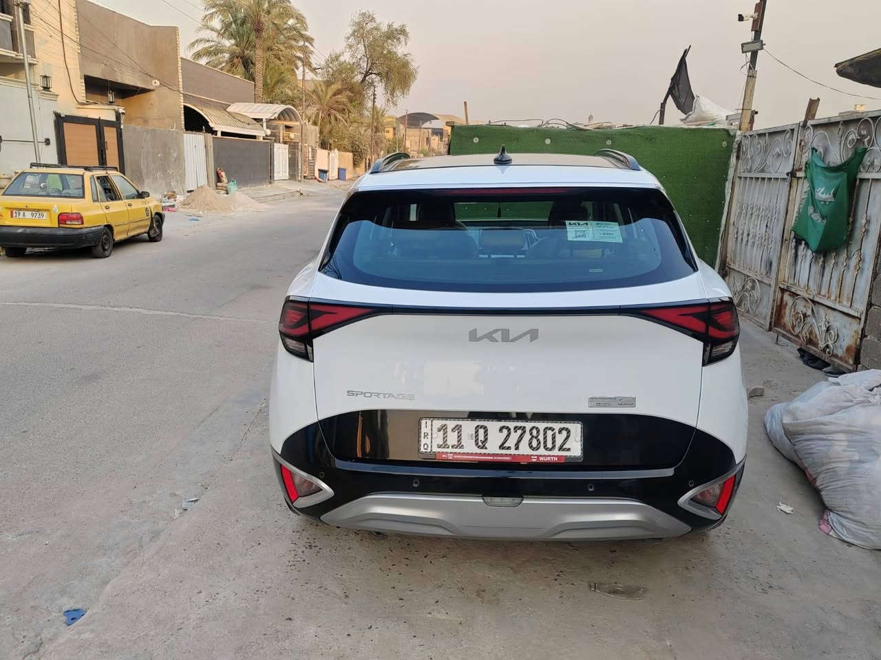 كيا سبورتج 2024 خليجيه..
فوووول عده الصندوك مو كهرباء..بلاك ادشن
مكفوله لا صبغ لا تبديل ولا فتح بيه شخط بل الجاملغ ملاعب بي عايفه.. 
رقمها بغداد باسمي السنويه
بنوراما..
بصمه..
مري شفط..
تبريد شاشه خلفي امامي..
ويل كب 19..
شاشه متصله.. 
كامره دواره.. 
ترحيب بل المري.. 
كرسي كهرباء.. 
بصمتين وياها اصليات.. 
البجم لد والبك لد.. 
حساس خلفي امامي.. 
محرك 2000 دوش..
كير اي تي 6 نمر.. 
السياره جديده وباسمي 
محرك كير تبريد كفاله من الفتح برغي ممفتوح بيه كله عل الشركه.. 
السعر ب 225..
مكاني بغداد الكرخ بشهداء البياع.. 
على ايدي من الزيروو.. 
مشيته 23 الف تراي مال جديد.. 
الشراي يخابر ويامر امر.. 
.. ***********.. 
اخوان مكلف بل النشر اتصل بصاحب السياره وميقصر
