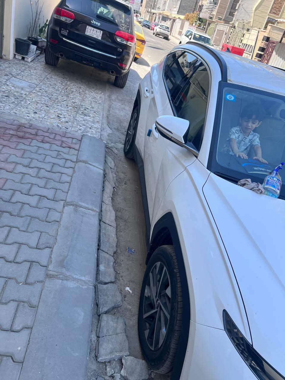 يالله سلام عليكم توسان 24 خليجي مكفوله سنوار مرقف بل منشور ماشيه 38 الف سعر 202 وبيها مجال 
*********** المكان بغداد جميله
